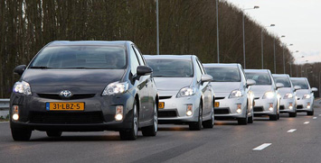 Vehicles with cooperative redundant multiple steering systems