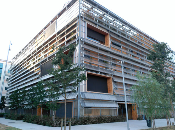Building-integrated rooftop greenhouses Advances in Engineering-2