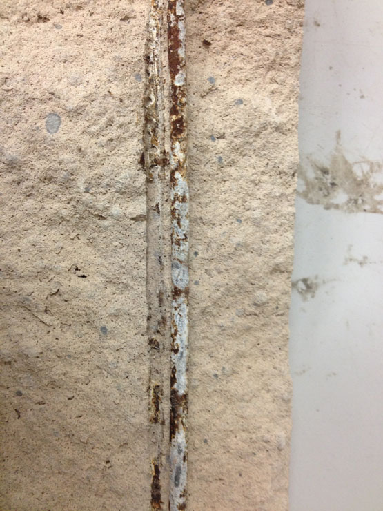 Determination of transfer stress from ruptured pre-load galvanized tendons in tanks and bund walls. Advances in Engineering